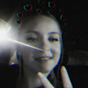 Meet your Posher, Chloe